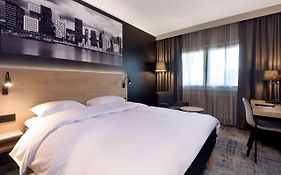 Park Inn by Radisson Oslo Airport Hotel West